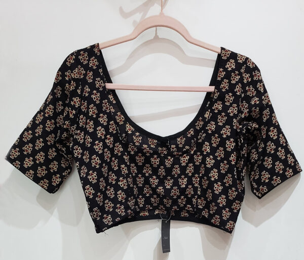 Black Color Cotton Printed Blouse - Image 2